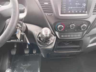 Iveco Daily Daily Plateau DBL Cabine 2.3 CDTI 136 CV (2018) - Photo 12