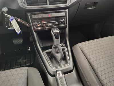 VW T-Cross 1.0 TSI 110cv DSG Life (2023) - Foto 12