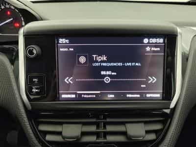Peugeot 2008 1.2 PureTech 82Cv Active CLIM / BLUETOOTH / PDC (2019) - Foto 11