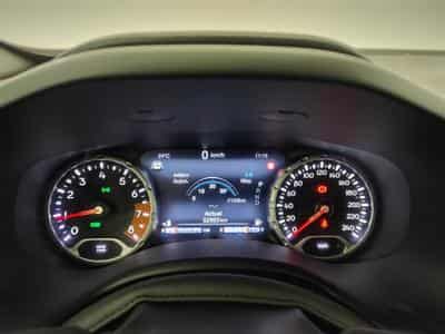 Jeep Renegade 1.5 T4 MHEV Altitude DCT (EU6.4) (2023) - Foto 10