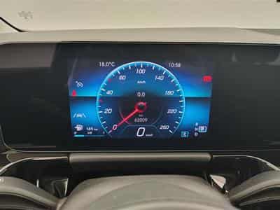 Mercedes GLA 180 d Business Line Navi / PDC av+ar (2022) - Foto 10