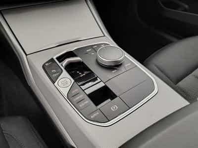 BMW 318 318iA Touring Navi Cockpit / Led / PDC av+ar (2024) - Photo 12