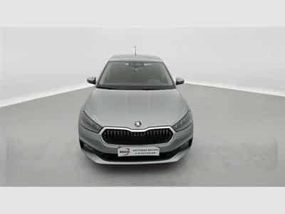 Skoda Fabia 1.0i Selection CARPLAY / FULL LED / KEYLESS / PDC AR (2026) - Foto 4