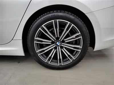 BMW 318 Touring 318 dA Pack M S-CUIR / NAVI / CARPLAY / CAMERA (2021) - Foto 6