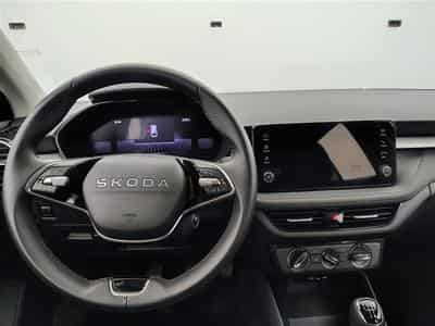 Skoda Fabia 1.0 TSI 95cv Selection CARPLAY / FULL LED / PDC AR / JA 15" (2025) - Foto 9