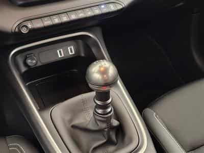Jeep Avenger 1.2 Turbo 100cv Altitude NAVI / FULL LED / CUIR PARTIEL /CAM (2025) - Photo 12