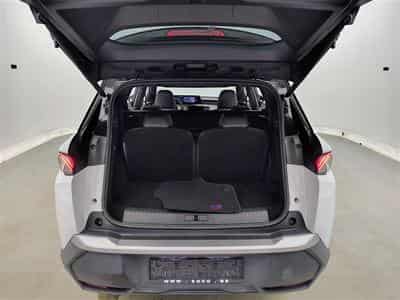 Peugeot 5008 1.2 Hybrid 145Cv e-DCS6 GT 7PL / NAVI / CARPLAY / CAMERA (2025) - Photo 14