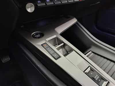 Peugeot 308 1.5 BlueHDi 130cv EAT8 Allure NAVI / FULL LED / CAMERA 360° (2026) - Photo 12