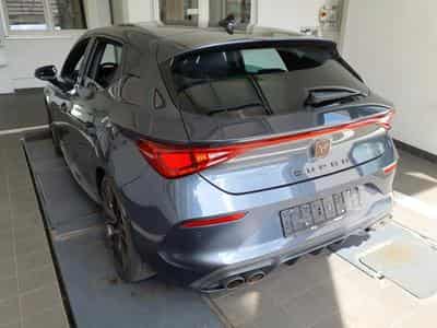 Cupra Leon VZ 2.0 TSI 301cv PANORAMA / SATELLITES (2024) - Foto 3