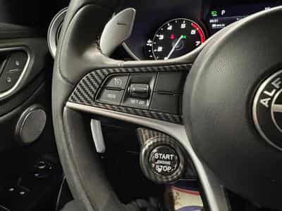 Alfa-Romeo Giulia Giulia Veloce 280 CV CUIR (2019) - Photo 8
