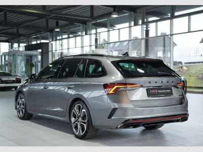 Skoda Octavia RS 4x4 *1.H *19 *Virtual*Pano*AHK*360° (2024) - Photo 10
