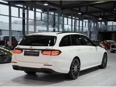 Mercedes E 400 d T 4M AMG Line *2.H *Distr.*Pano*H-UP*AHK (2018) - Photo 7