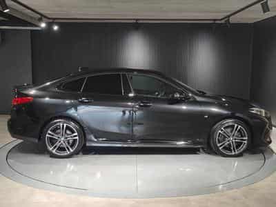 BMW 218 218iA PACK M GPS TOIT OUVRANT CARPLAY BLUETOOTH PHARES LED (2021) - Photo 2