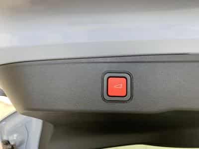 Jeep Avenger 1.2 Turbo T3 110 ch e-Hybrid BVR6 Summit (2026) - Foto 10