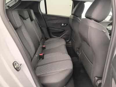 Peugeot 208 Hybrid 110 ch e-DCS6 Allure (2026) - Photo 10