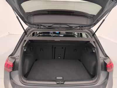 VW Golf VIII 2.0 TDI SCR 115 BVM6 LIFE (2025) - Foto 11