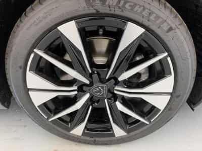 Peugeot 308 HYBRID 145 E-DCS6 ALLURE (2026) - Photo 14
