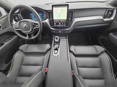 Volvo XC60 FACELIFT B5 AWD Black Edition Plus / Essence (2025) - Foto 3
