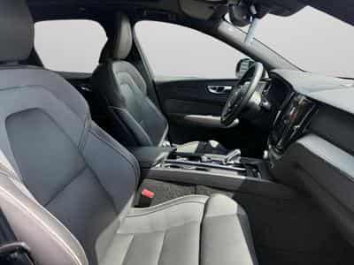 Volvo XC60 B5 AWD Ultra Dark / Essence (2025) - Foto 15