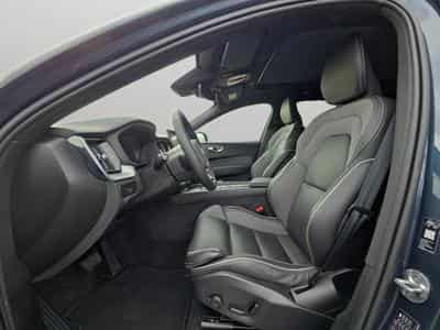 Volvo XC60 FACELIFT B5 AWD Black Edition Plus 2026 / Essence (2025) - Foto 9
