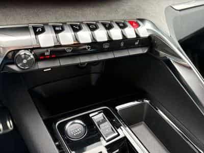 Peugeot 3008 3008 Hybrid 136 e-DSC6 GT (2024) - Photo 11