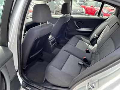 BMW 318 318i Lim. *PDC*SHZ*Klima* (2006) - Photo 8