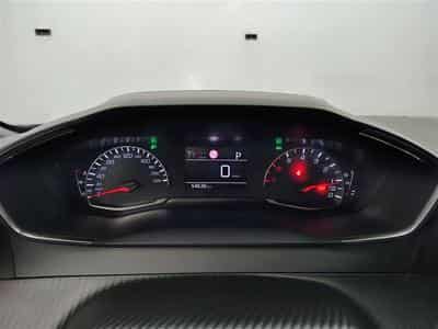 Peugeot 2008 1.2 PureTech STYLE 131cv EAT8 / NAV (2023) - Foto 10