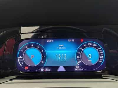 VW Golf 1.0 eTSI Life Business Premium OPF DSG (2023) - Photo 10