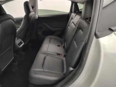 Tesla Model Y Standard Range RWD NAVI / FULL LED / CUIR / PANO / CAMERA360 (2024) - Photo 13