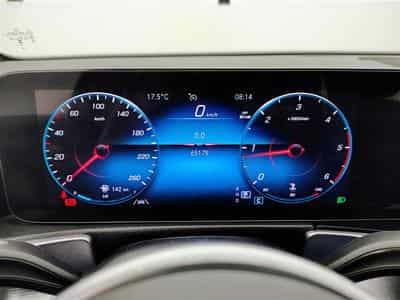 Mercedes GLB 180 **AUTO/NAVI/CARPLAY/CAMERA/7PLACES/SG CH** (2023) - Foto 9