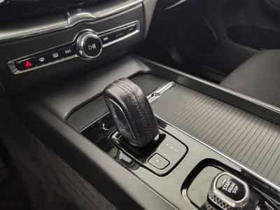 Volvo XC60 2.0 B4 Momentum Pro Gear. (2021) - Foto 12