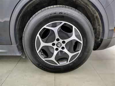 Alfa-Romeo Stelvio 2.2 MJD AT8 Q4 Super NAVI / FULL LED / CAMERA / JA 17" (2023) - Foto 6