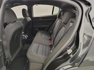 Alfa-Romeo Stelvio 2.2 MJD AT8 Q4 Super NAVI / FULL LED / CAMERA / JA 17" (2023) - Foto 13