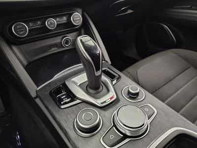 Alfa-Romeo Stelvio 2.2 MJD AT8 Q4 Super NAVI / FULL LED / CAMERA / JA 17" (2023) - Foto 12