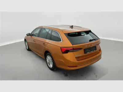 Skoda Octavia 2.0 TDi 115Cv DSG7 Ambition CARPLAY / ALU / PDC (2023) - Foto 2