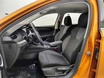 Skoda Octavia 2.0 TDi 115Cv DSG7 Ambition CARPLAY / ALU / PDC (2023) - Foto 7