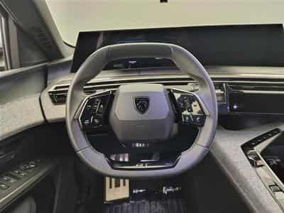 Peugeot 5008 1.2 Hybrid 145Cv e-DCS6 GT 7PL / NAVI / CARPLAY / CAMERA (2025) - Photo 9