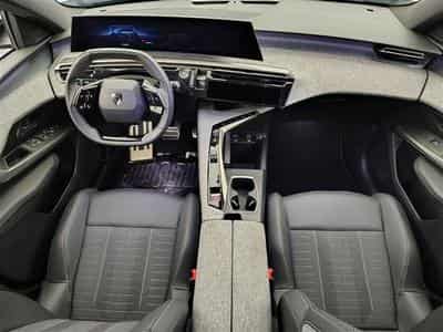 Peugeot 5008 1.2 Hybrid 145Cv e-DCS6 GT 7PL / NAVI / CARPLAY / CAMERA (2025) - Photo 8