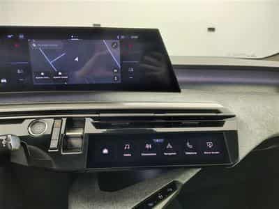 Peugeot 5008 1.2 Hybrid 145Cv e-DCS6 GT 7PL / NAVI / CARPLAY / CAMERA (2025) - Photo 11