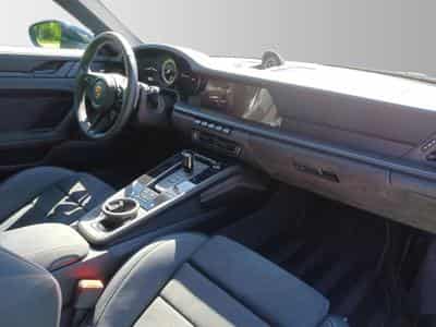 Porsche 911 Carrera 4 GTS (2024) - Foto 10