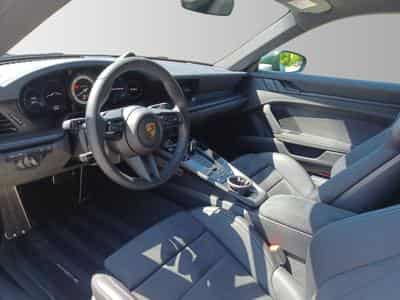 Porsche 911 Carrera 4 GTS (2024) - Foto 8