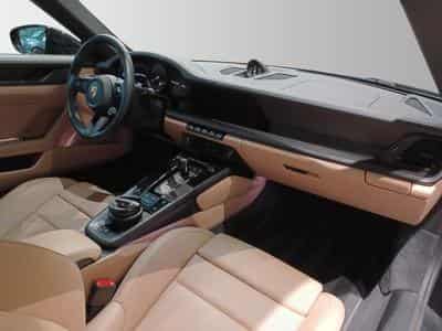 Porsche 911 Carrera 4 GTS Cabriolet (2024) - Foto 9