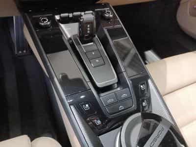 Porsche 911 Carrera 4 GTS Cabriolet (2024) - Foto 11