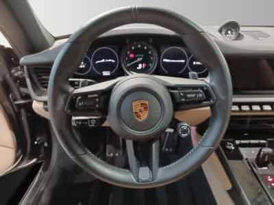 Porsche 911 Carrera 4 GTS Cabriolet (2024) - Foto 10