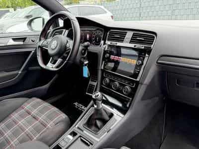 VW Golf Golf 7 Lim. GTI Performance /LED/CAM/CARPLAY/ (2019) - Photo 11