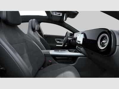 Mercedes CLA 180 AMG-Line (2025) - Photo 10