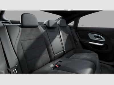 Mercedes CLA 180 AMG-Line (2025) - Photo 12