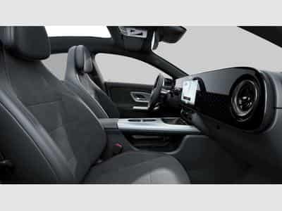 Mercedes CLA 180 AMG-Line (2025) - Photo 10