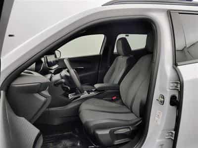 Peugeot 2008 1.2 PureTech Allure NAVI / FULL LED / CARPLAY / S-CUIR (2024) - Foto 6
