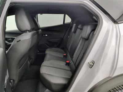 Peugeot 2008 1.2 PureTech Allure NAVI / FULL LED / CARPLAY / S-CUIR (2024) - Foto 12